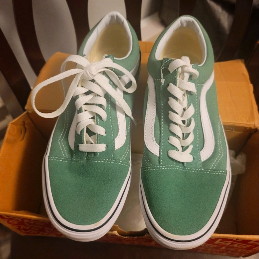 Authentic Vans Suede Deep Grass Green/True, Pristine Condition, Sz 7 Wom…